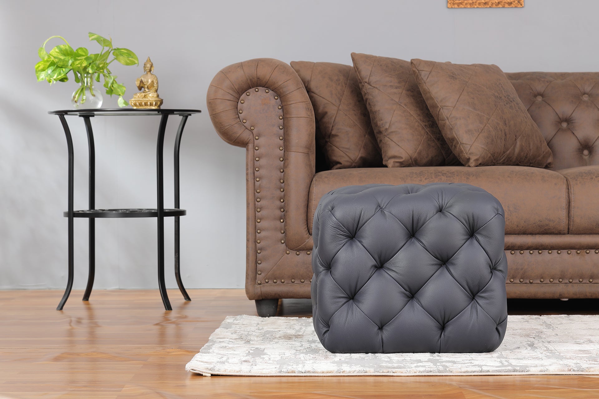 Chester Pouf With Italian Leather