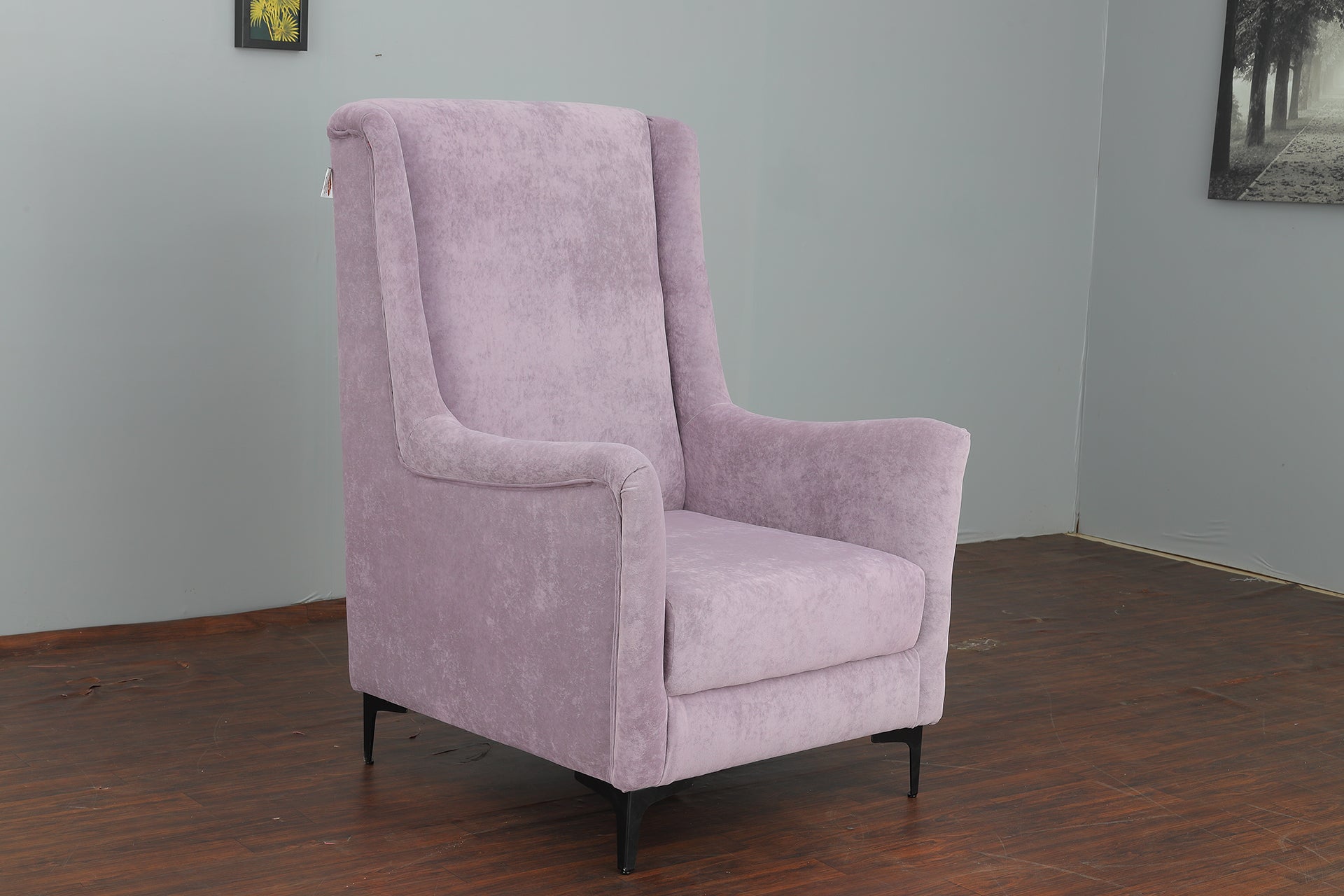 Curled Hand Rest Accent Chair