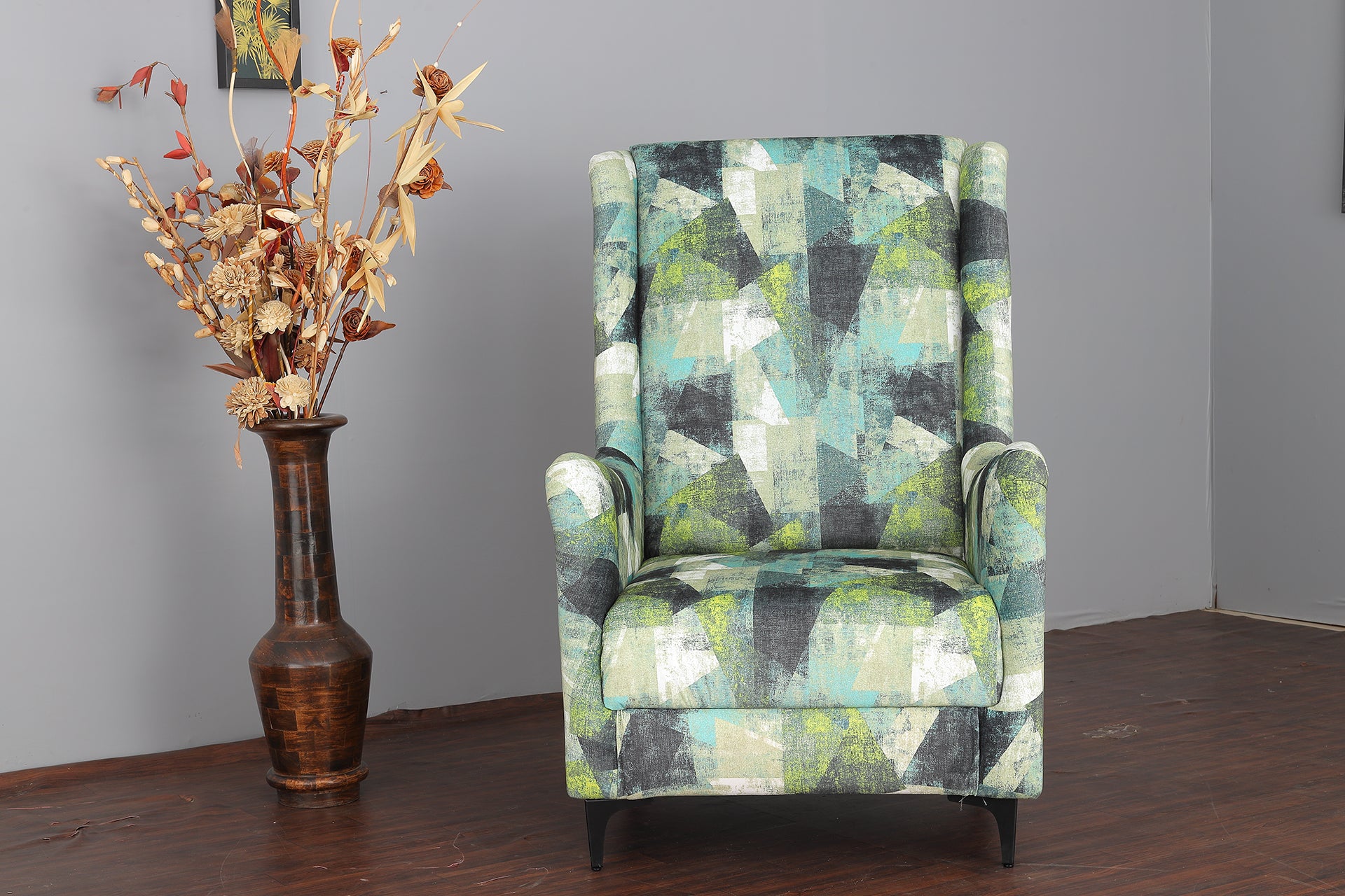 Curled Hand Rest Accent Chair