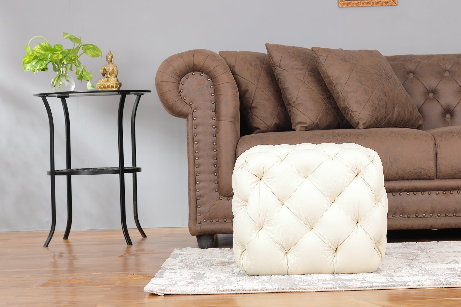 Chester Pouf With Italian Leather