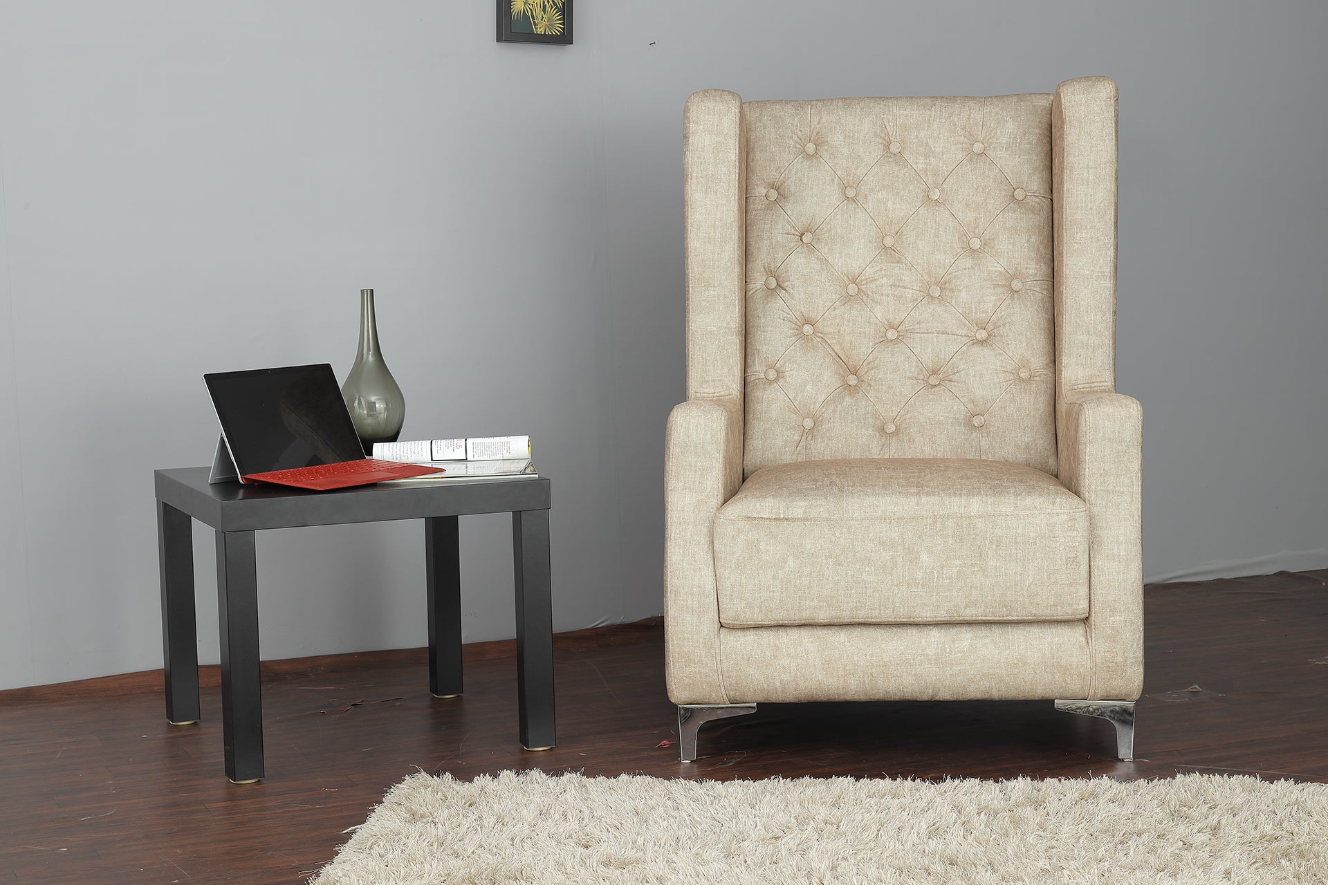 Chester Button Accent Chair
