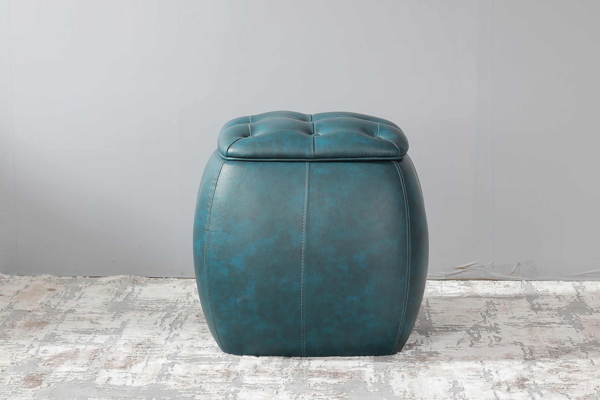 Storage Pouf With Chester Top