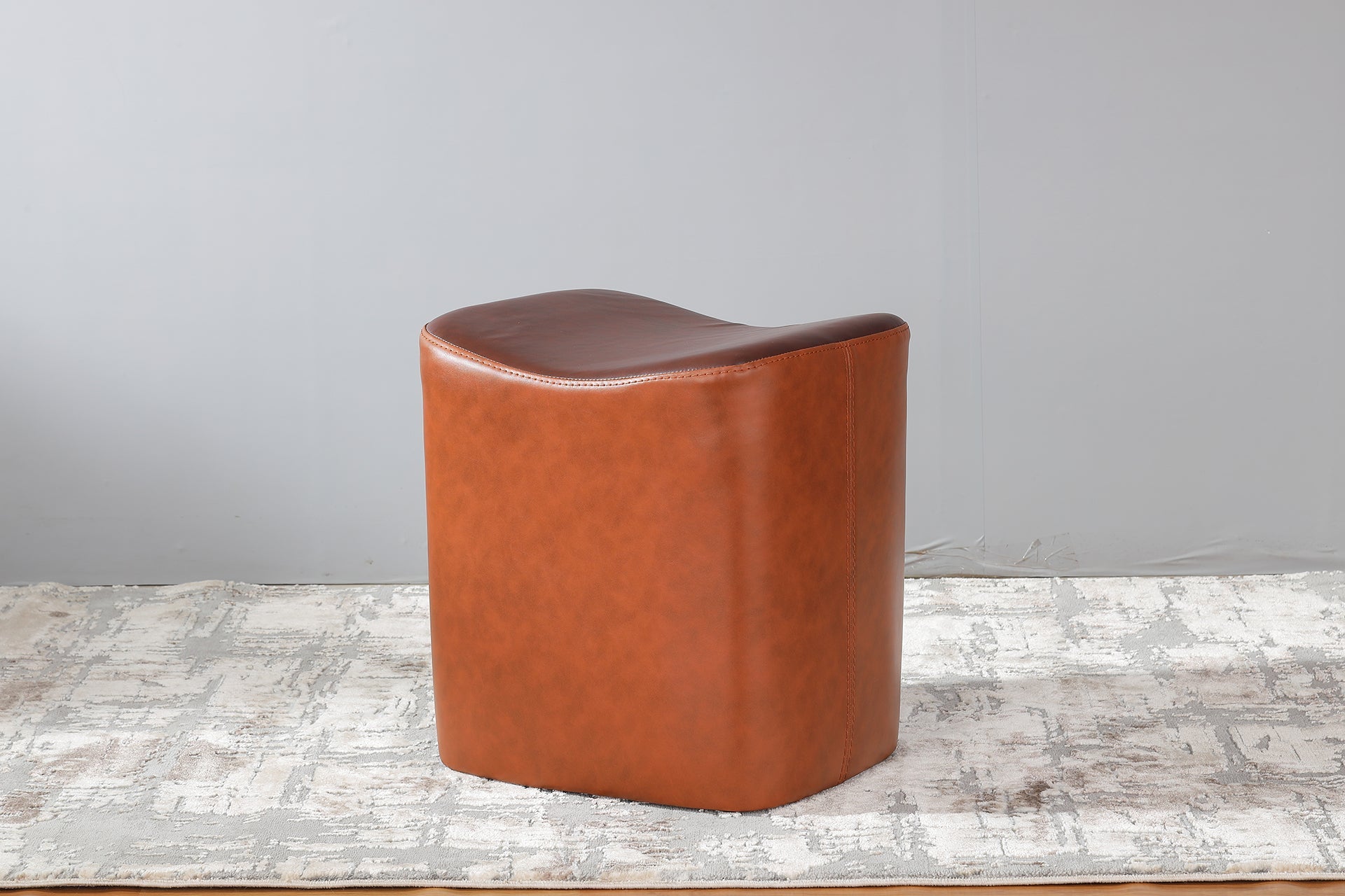 Curvy Top Designed Pouf