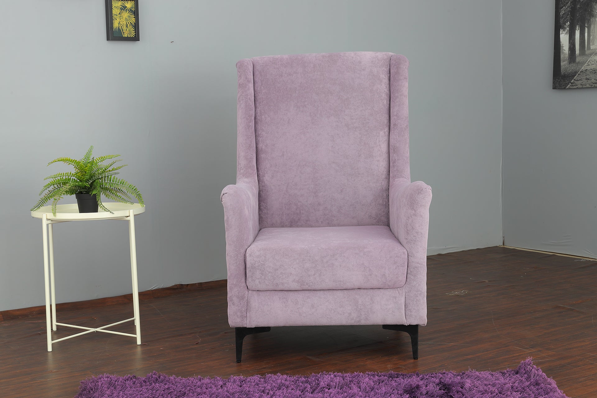 Curled Hand Rest Accent Chair