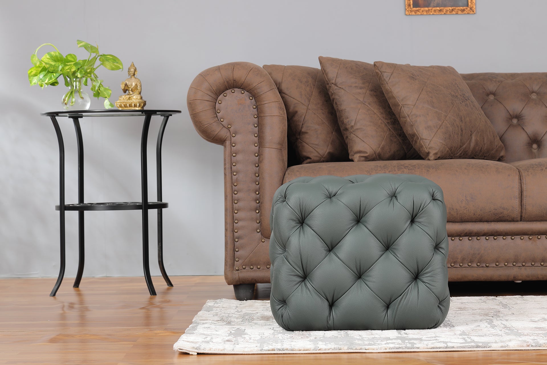 Chester Pouf With Italian Leather