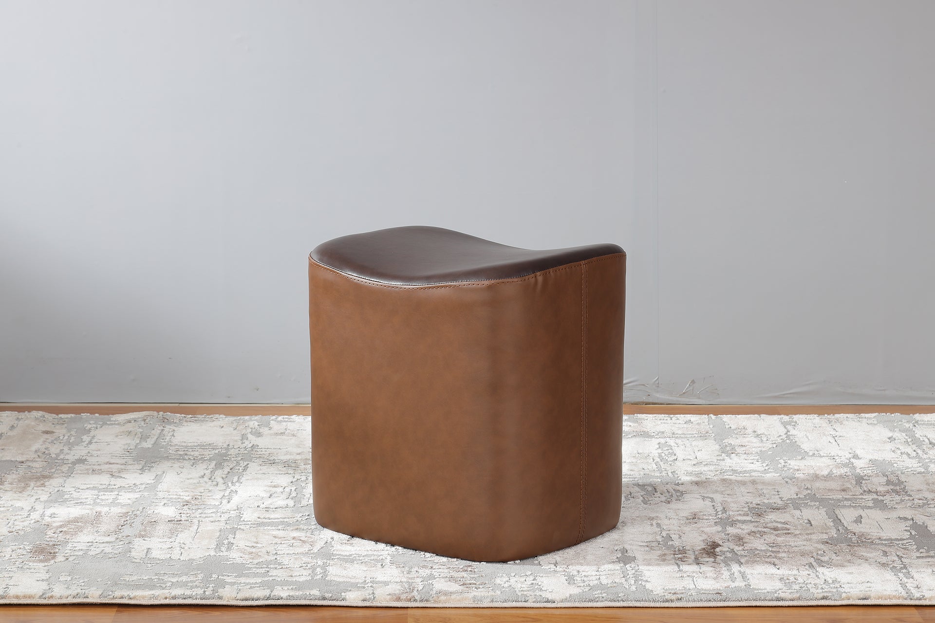 Curvy Top Designed Pouf