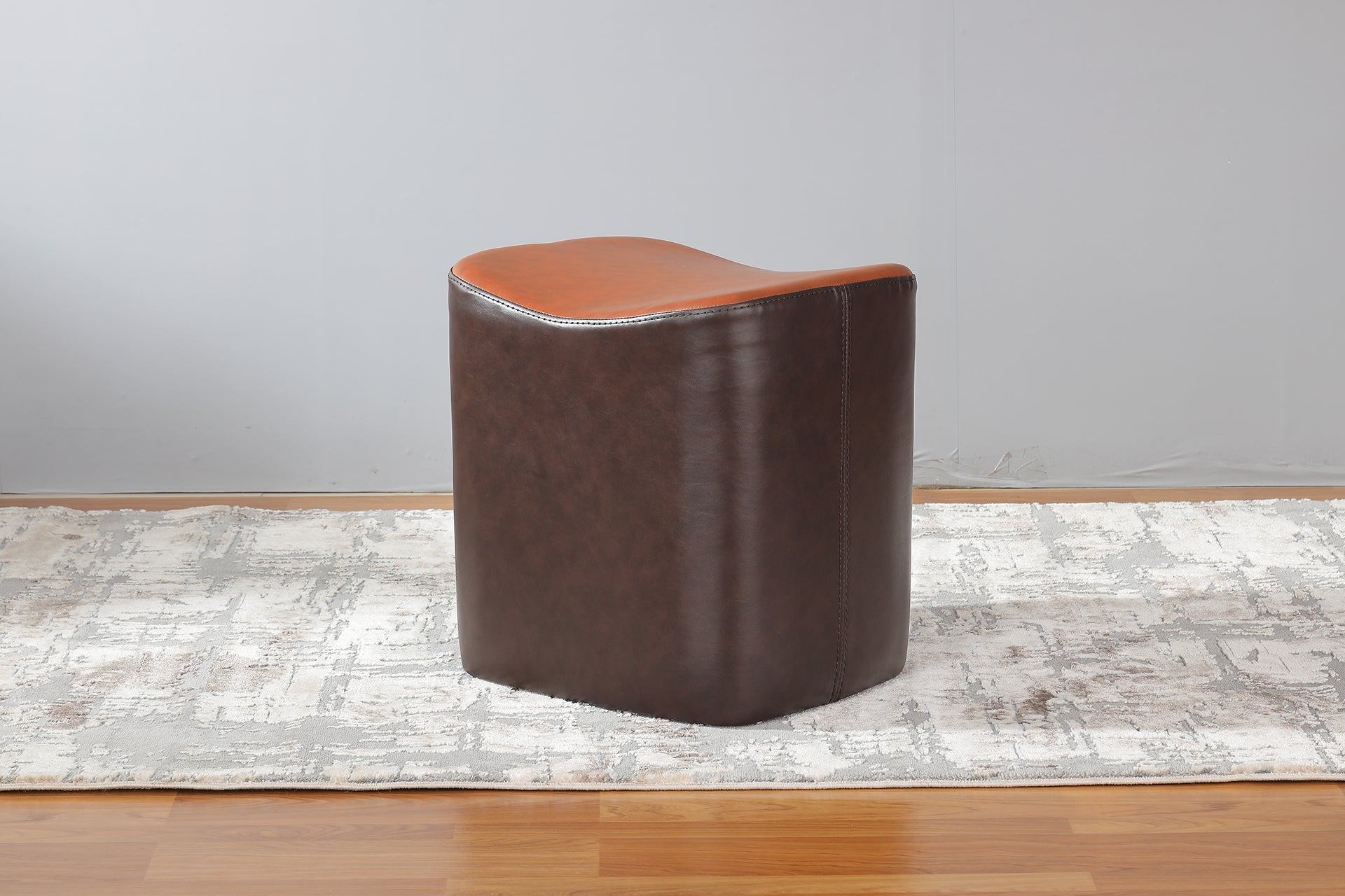 Curvy Top Designed Pouf