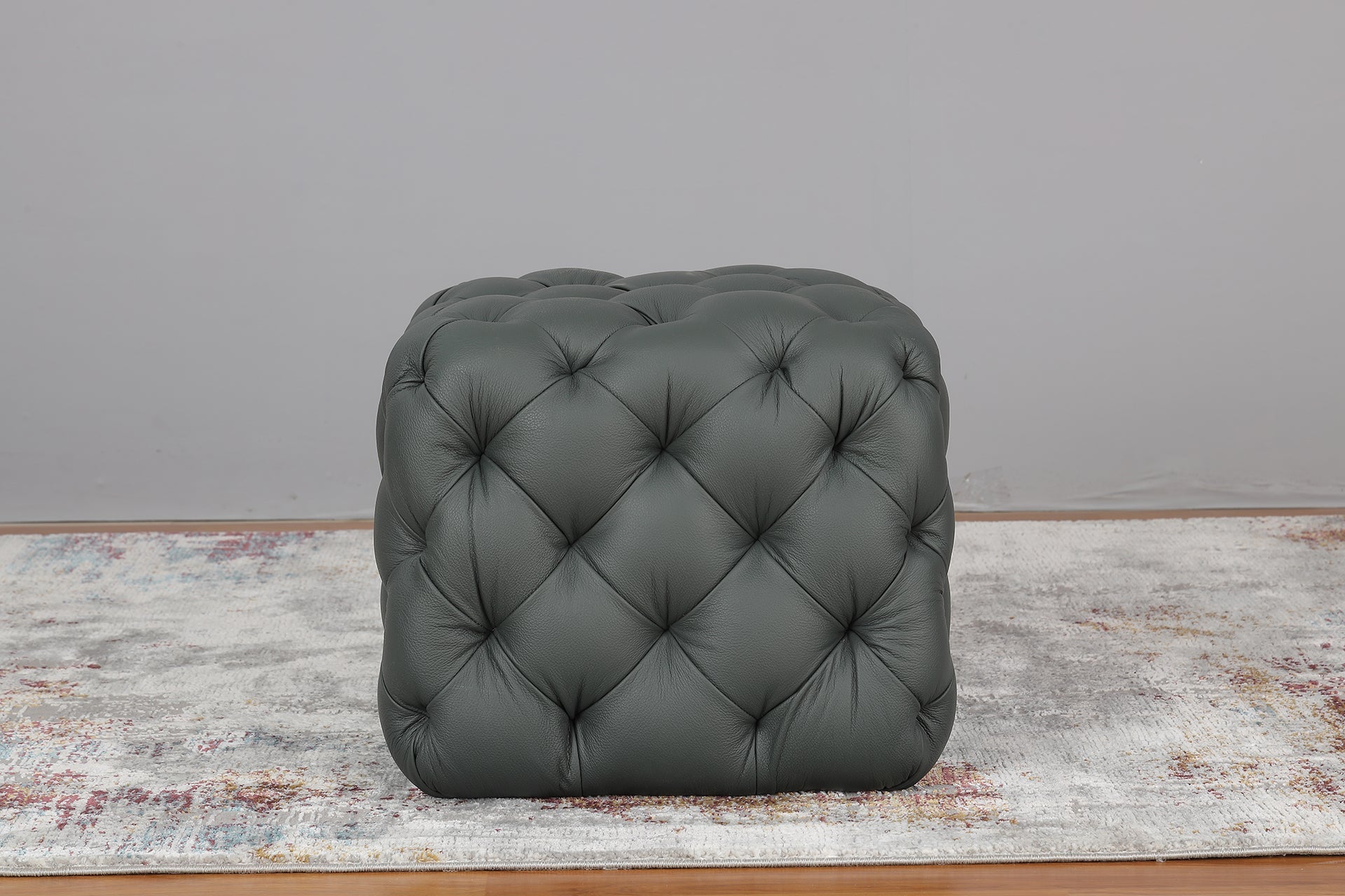 Chester Pouf With Italian Leather