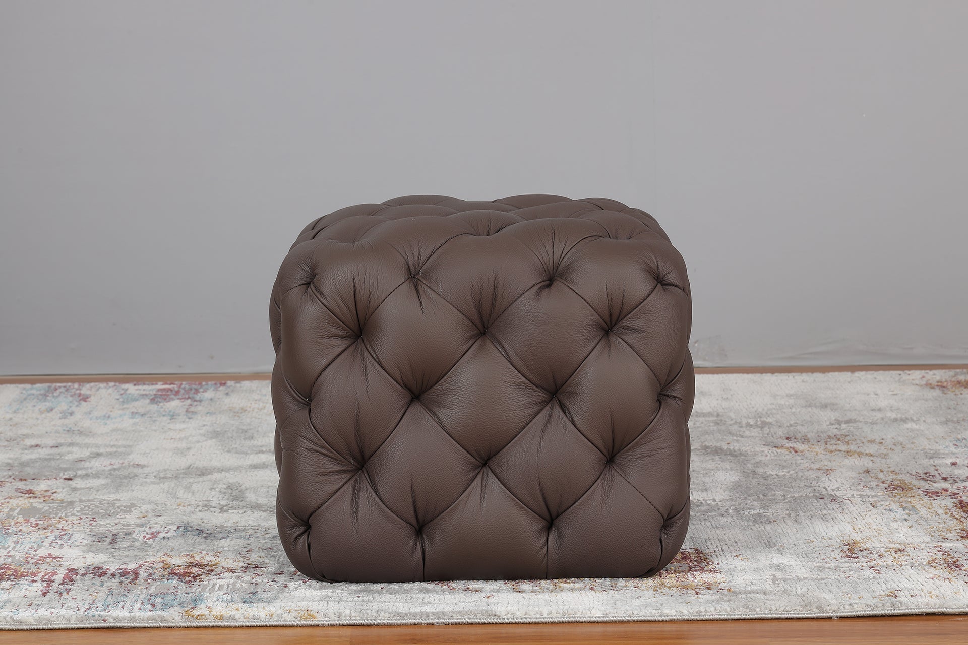 Chester Pouf With Italian Leather
