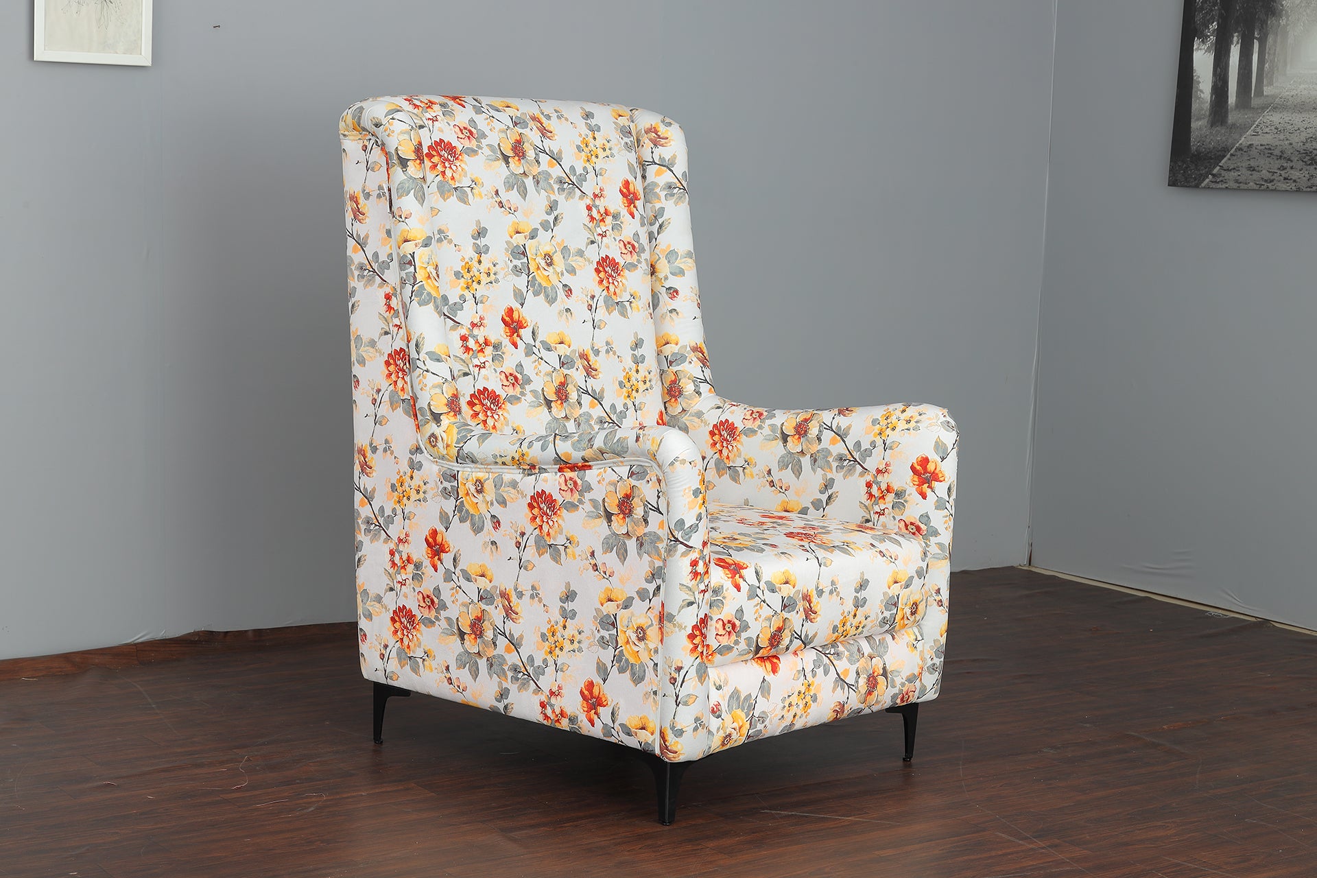 Curled Hand Rest Accent Chair