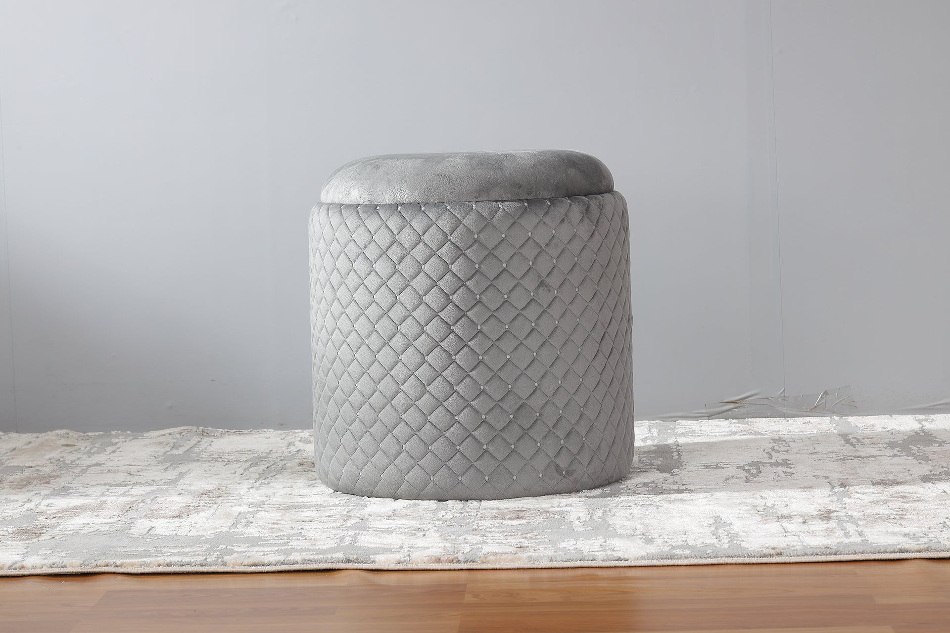 Round Diamond Stitch Pouf